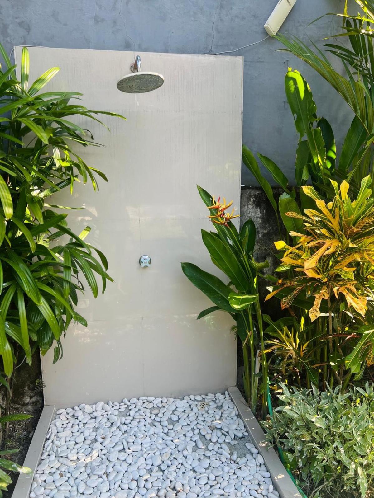 Wiryaroja Guest House Canggu Exterior foto