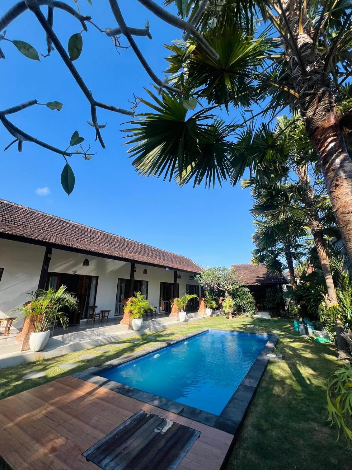 Wiryaroja Guest House Canggu Exterior foto