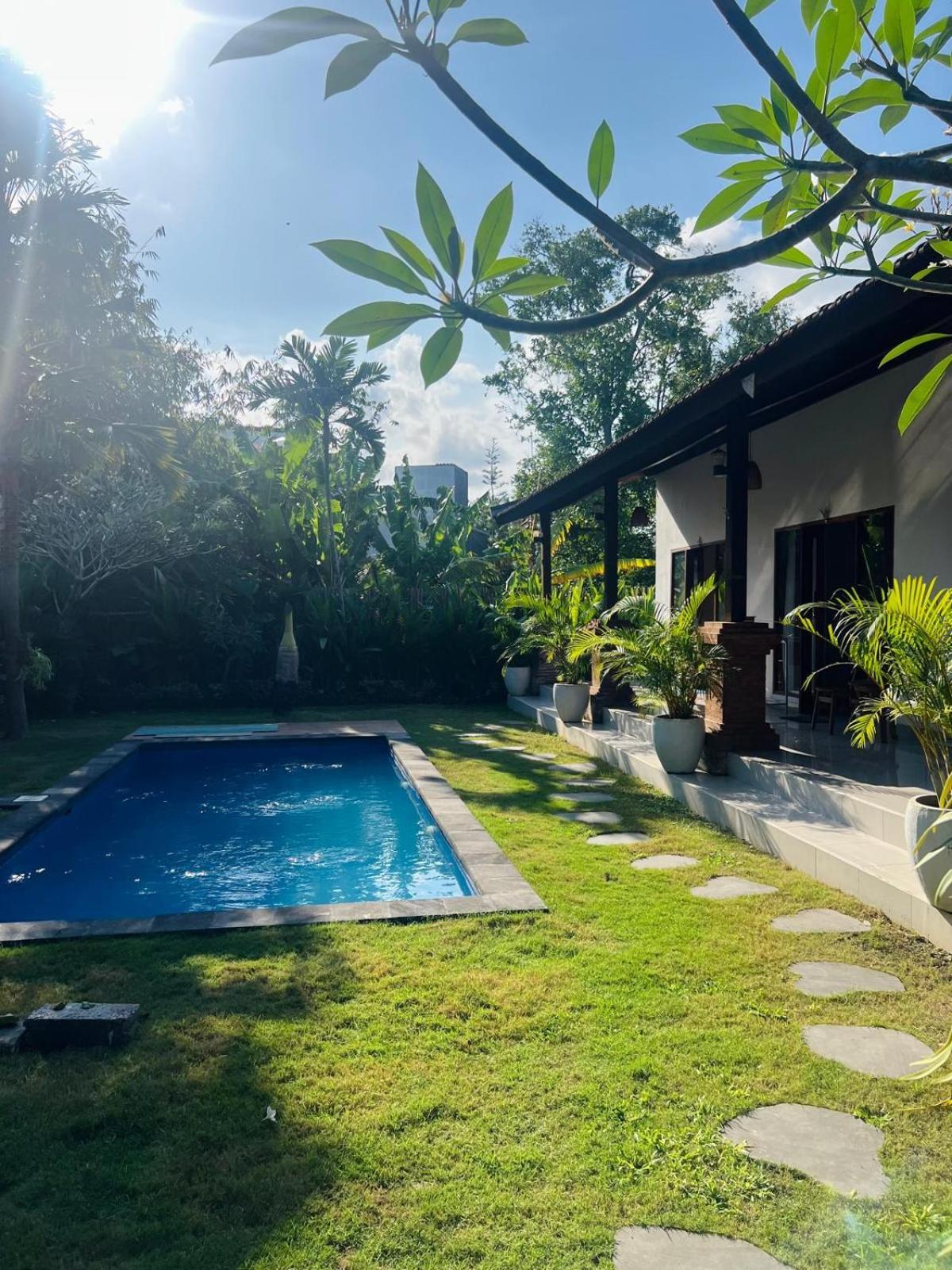 Wiryaroja Guest House Canggu Exterior foto